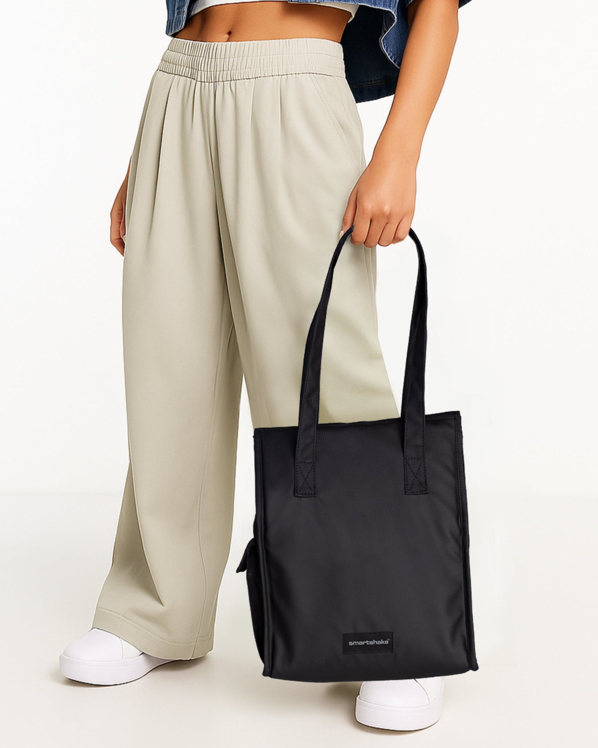 lunch-tote-bag-o9 Smartshake_Lunch_Tote_Bag_lifestyle.jpg