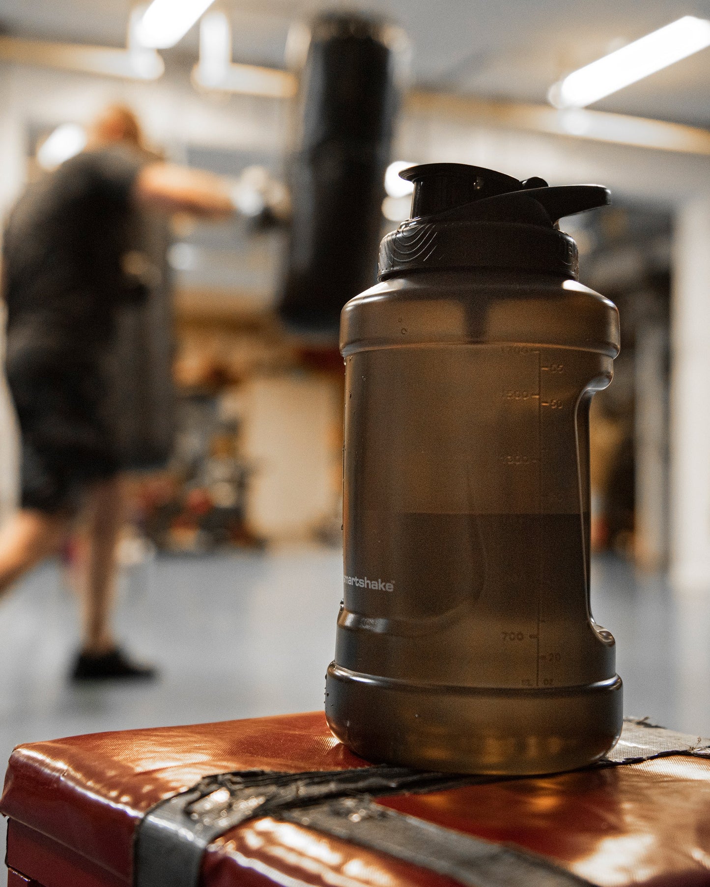 ultimate-jug-black-o1 Smartshake_Ultimate_Jug_black_lifestyle2w.jpg