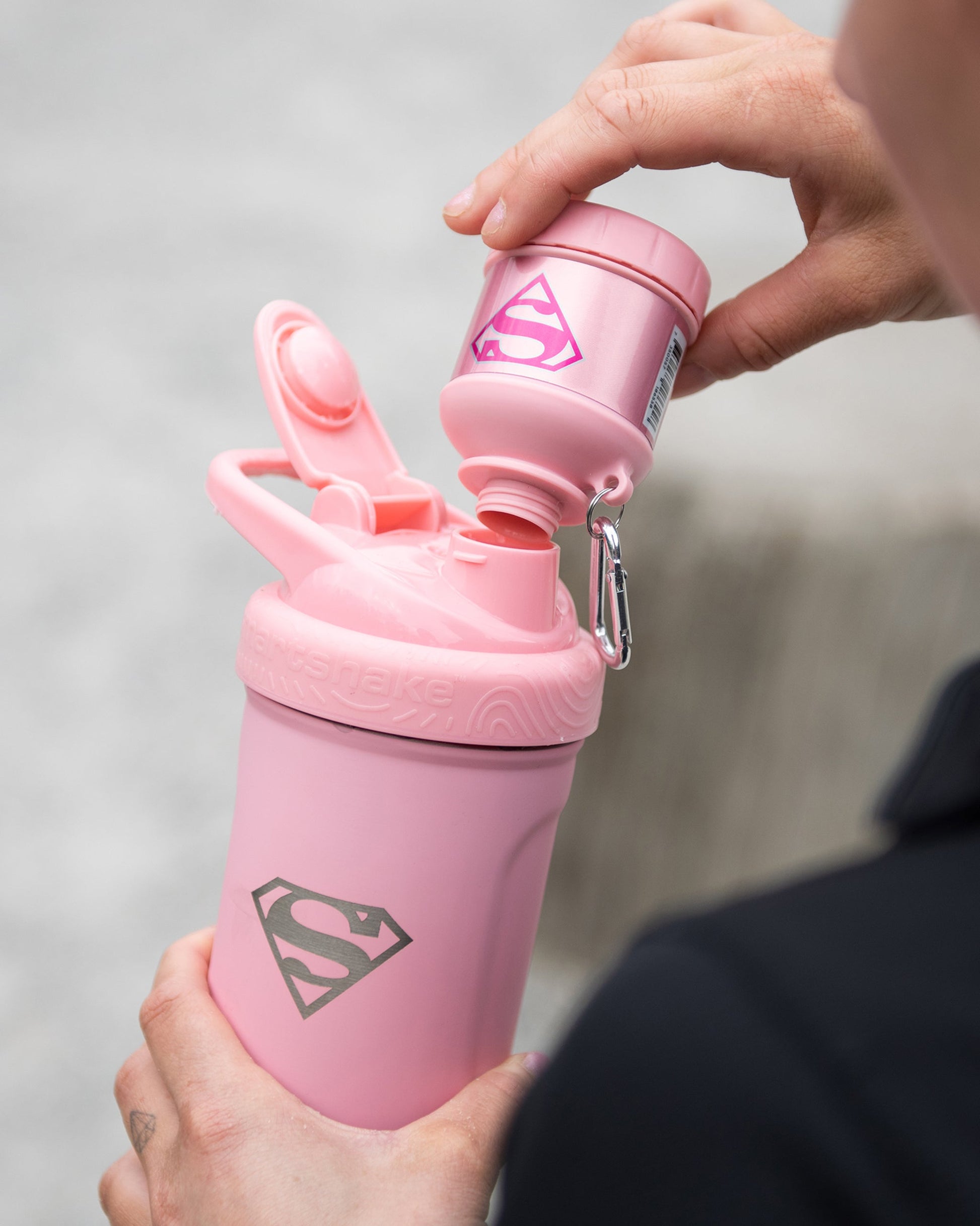 whey2go-funnel-supergirl-v0 Smartshake_Whey2Go_Supergirl_Lifestyle.jpg