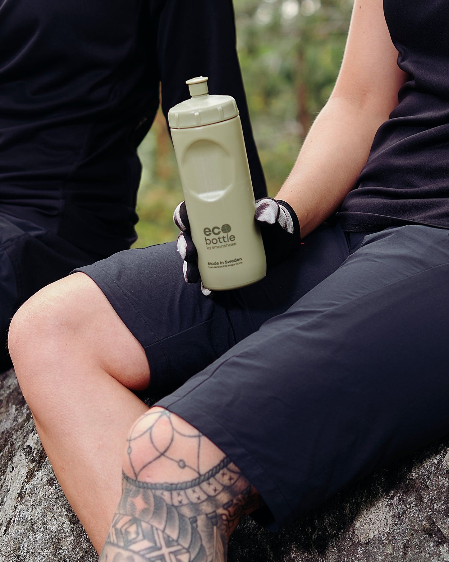 ecobottle-500-squeeze-dusky-green-u1 samrtshake_ecobottle_500_squeeze_lifestyle_dusky_green.jpg